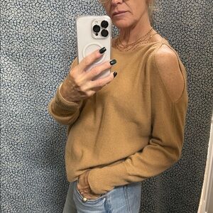 CRUSH Cashmere Tan Off the Shoulder Cut Out Sleeve Cashmere Sweater Size 0/XS